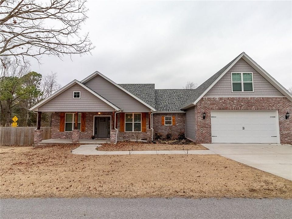 1st image of 18 Ettington Dr