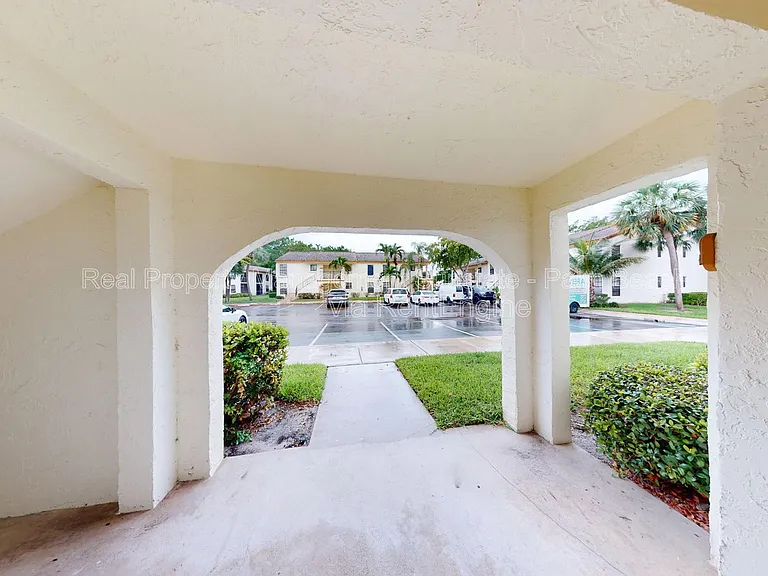 321 Olivewood Pl #-124 — Photo 2