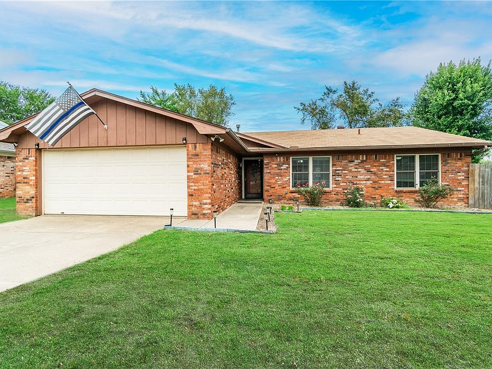 1st image of 3005 W Beechwood Dr