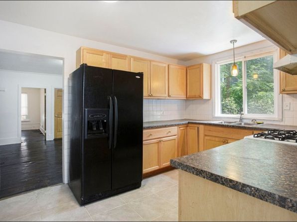 737 Sinclair Ave NE #1