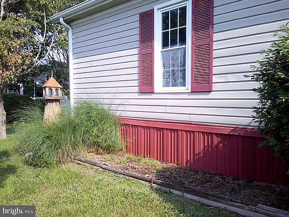 2nd image of 12 Andover Ln #37791
