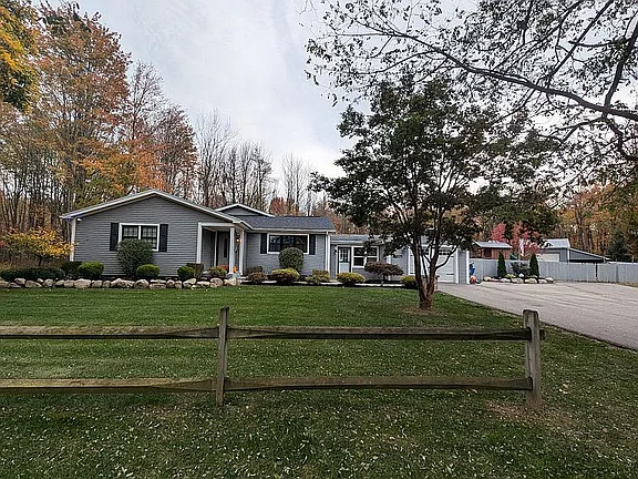 1561 Overhead Rd — exterior photo