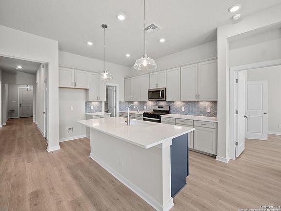 2nd image of 1622 Saddleback Run