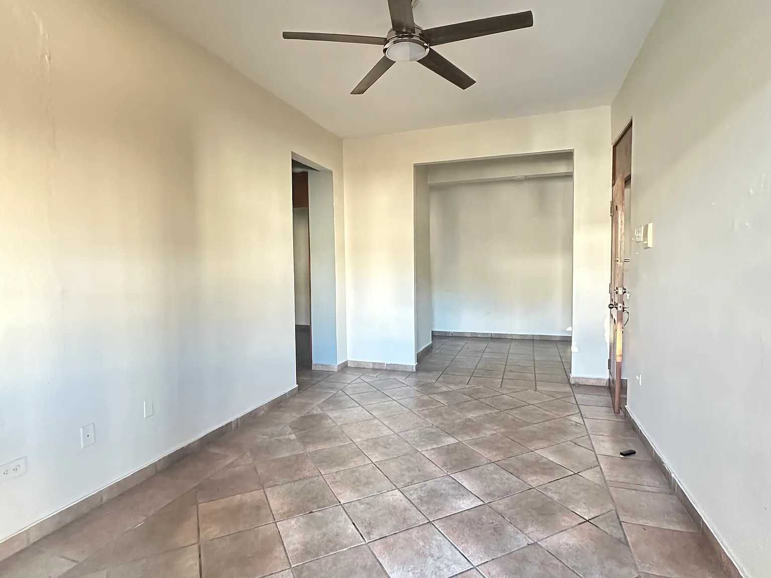 4 bed, 1200 sqft, $1,200 — Photo 1