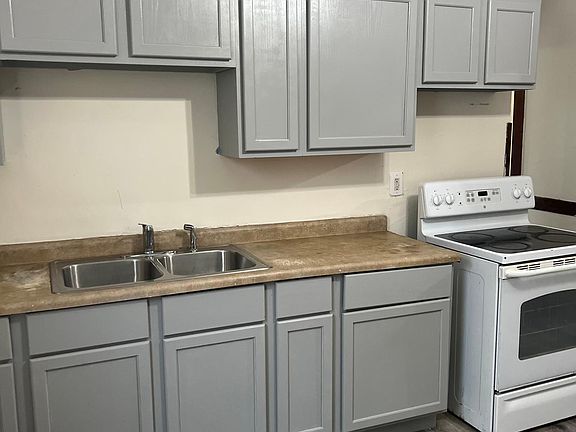 3rd image of 0 Emerald Ave #1