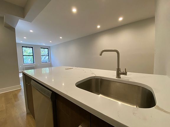5th image of 583 W 215th St APT C3