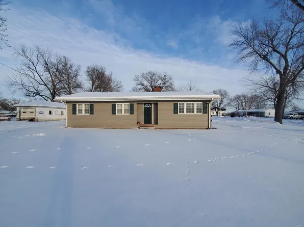 310 S 4th St, La Belle, MO 63447