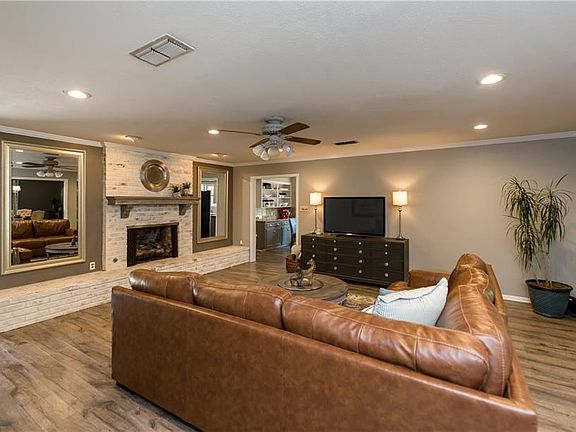 2nd image of 537 Dunmoreland Dr