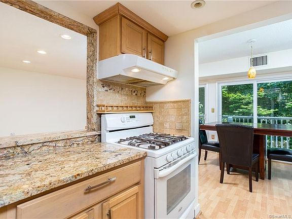 3rd image of 85 Brookwood Dr APT C