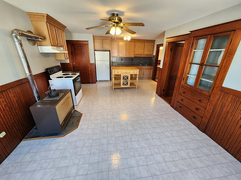 152 Maple St #2-N — Photo 6