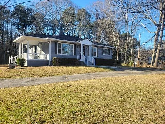 Building Photo - 5012 Suwanee Dam Rd