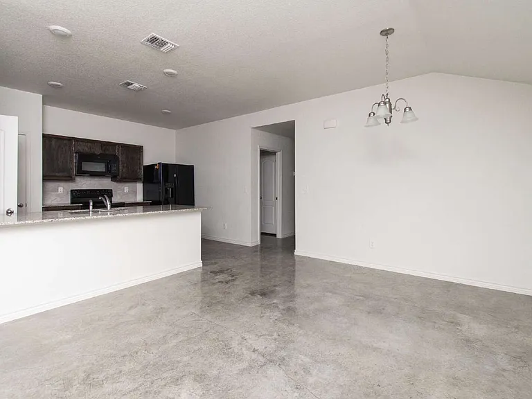 1004 Barbara Jordan St #B — Photo 4