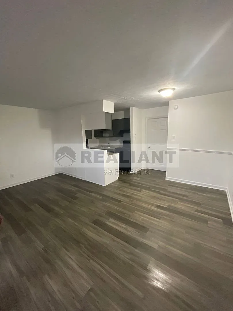 1 bed, 1.0 bath, $870 — Photo 1