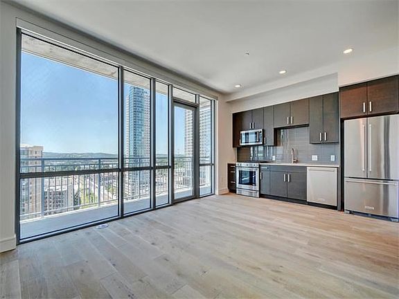3rd image of 222 West Ave #1606