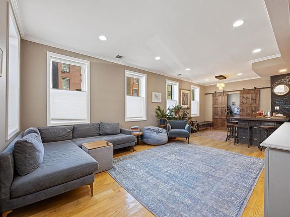 2nd image of 122 Coles St #1