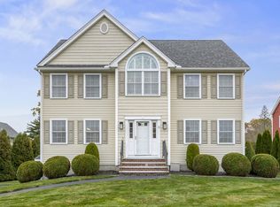 6 Dadak Dr, Dracut, MA 01826