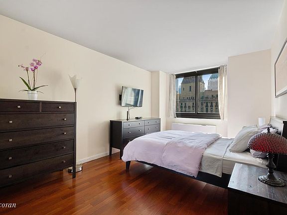 3rd image of 347 W 57th St APT 19C