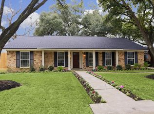 8915 Echo Valley Dr, Houston, TX 77055