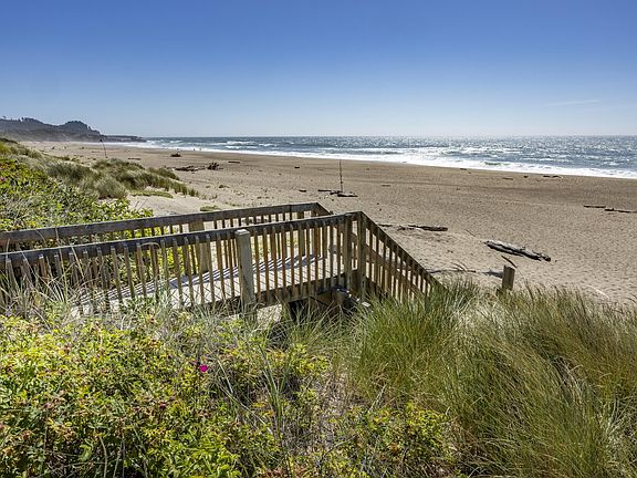 5th image of 4175 N Highway 101 APT A3