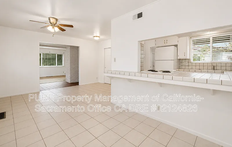 3 bed, 2.0 bath, 1498 sqft, $2,795 — Photo 4