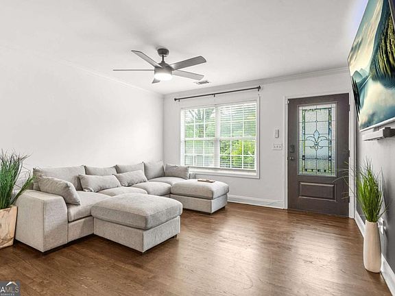 2nd image of 545 Elmwood Rd NW