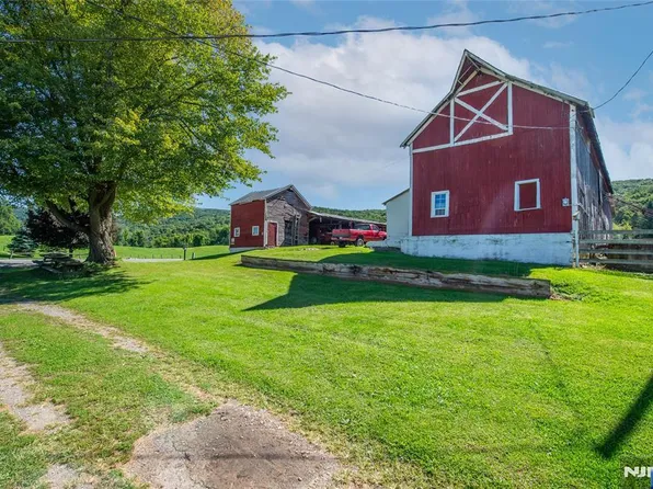 41-87 Mountain Road, Hamburg, NJ 07419