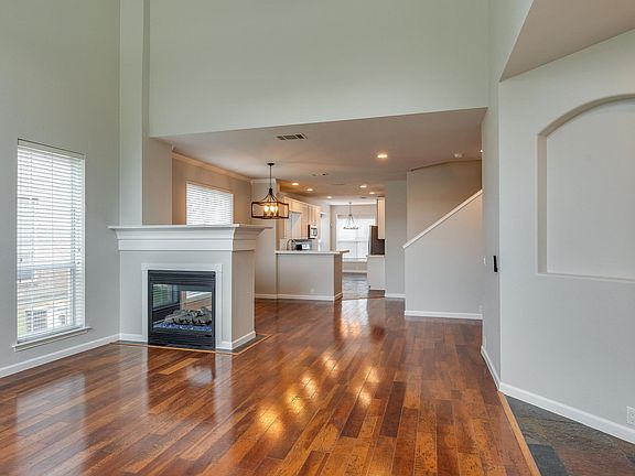 4th image of 11332 Chaucer Dr