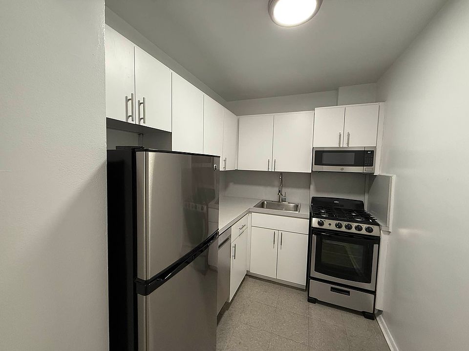 1st image of 145 E 15th St APT 10B