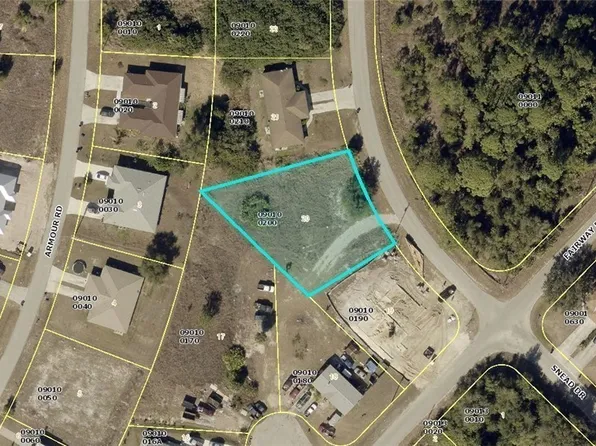 2214 Snead Dr, Lehigh Acres, FL 33973
