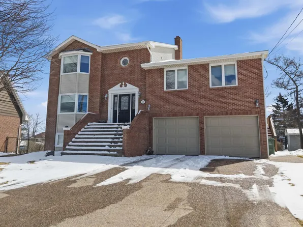 147 Flagstone Dr, Halifax, NS B2V 1Z7
