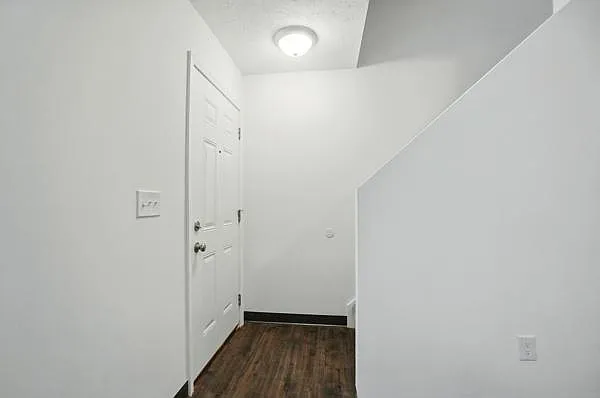 501 Kristina Dr - 301 — Photo 3