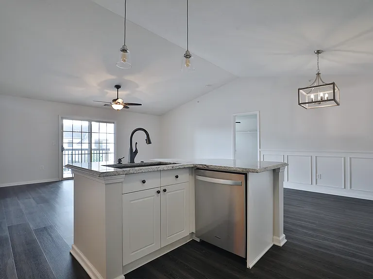763 Hidden Springs Dr — Photo 17