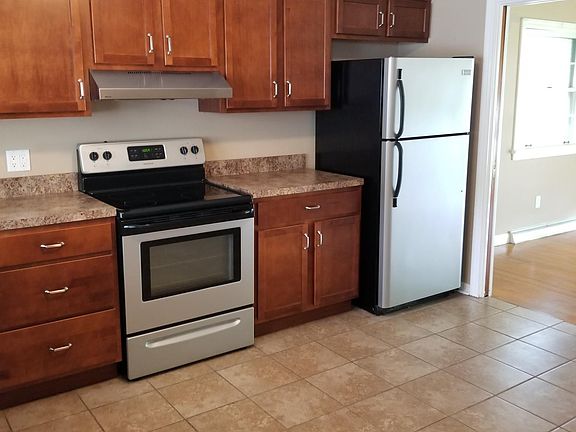 3rd image of 762 Eastland Ave