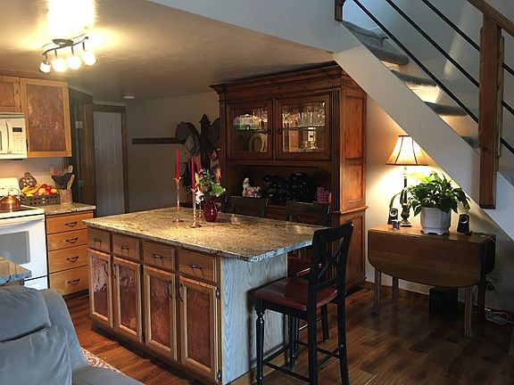 Kitchen, granite counters