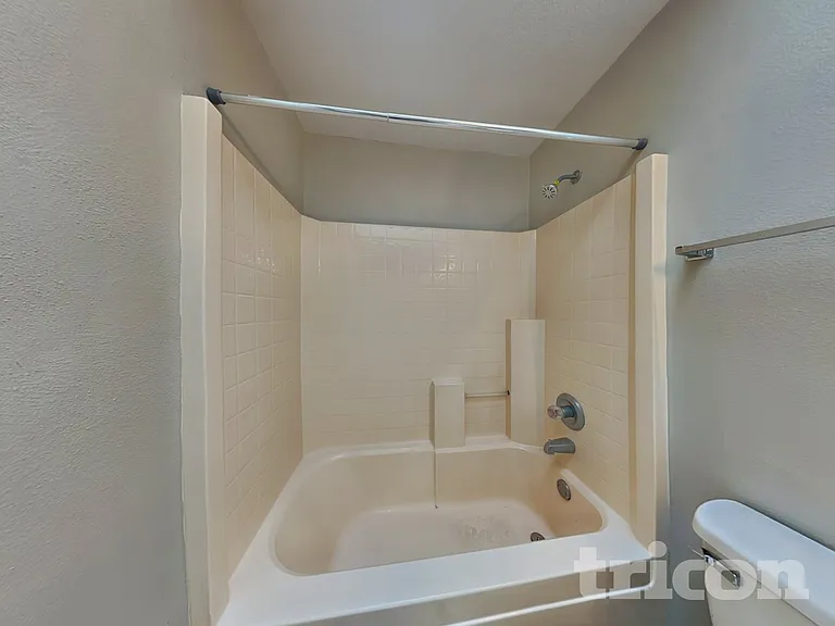 17128 Woodcrest Way — Photo 16