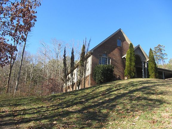 3rd image of 583 Leatha Ln NW