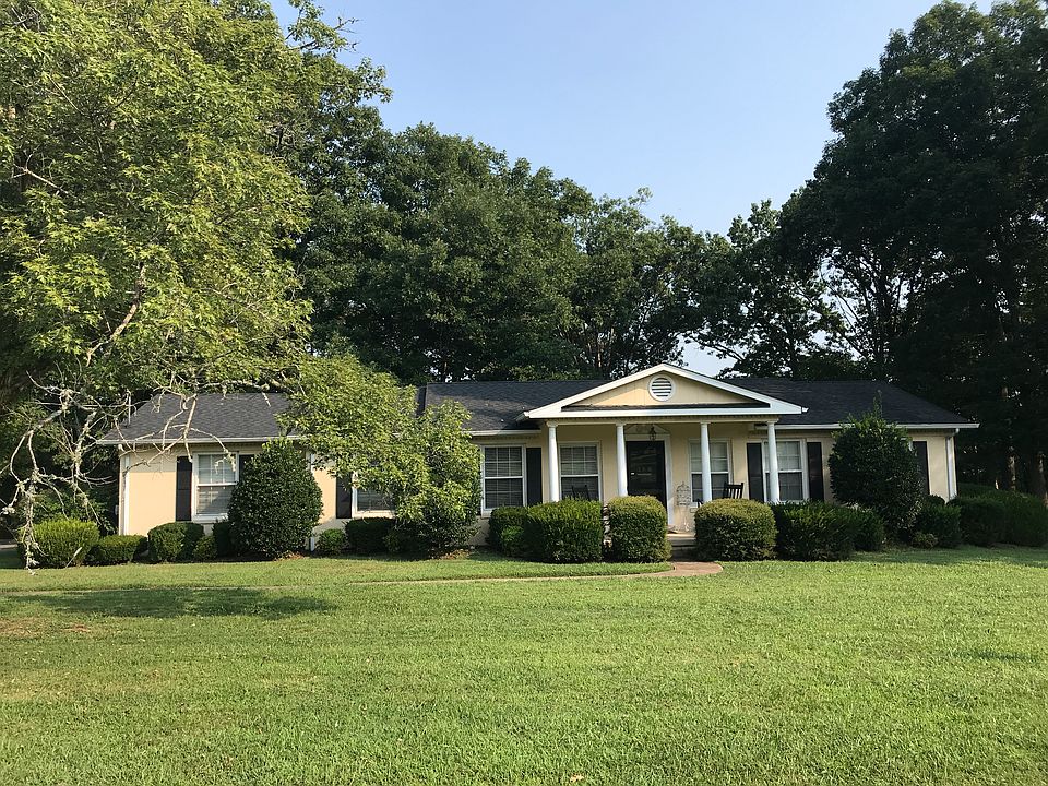 4 wall brick 1 level ranch