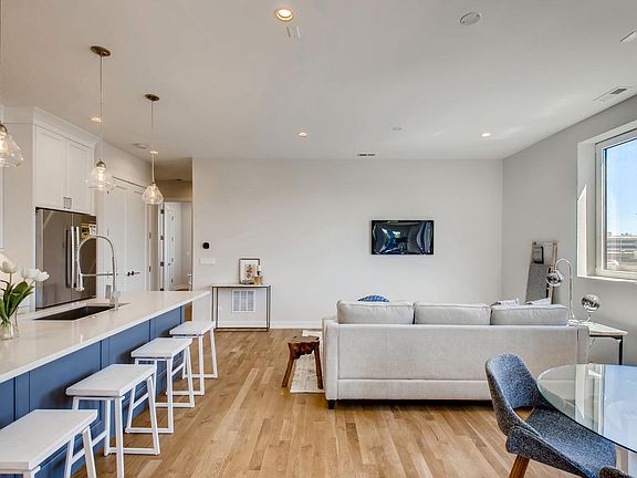 2nd image of 2205 W Medill Ave #2E