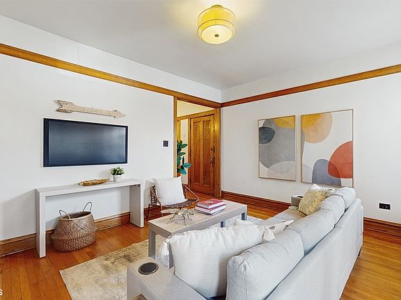 5th image of 4423 N Hermitage Ave #1N