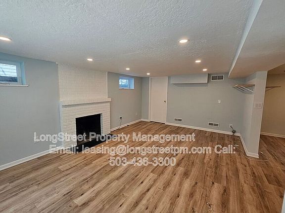 4th image of 7036 N Concord Ave