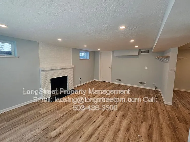 7036 N Concord Ave — Photo 4