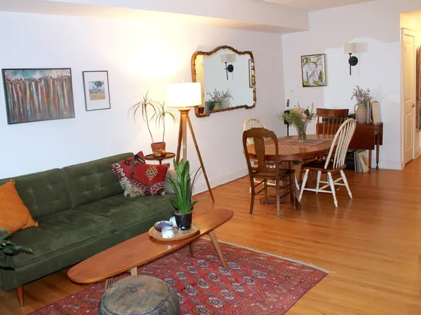 1718 S Iseminger St, Philadelphia, PA 19148