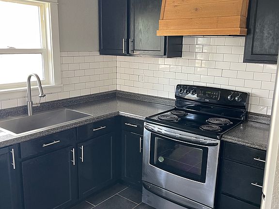 4th image of 247 W Knolls Vista Dr