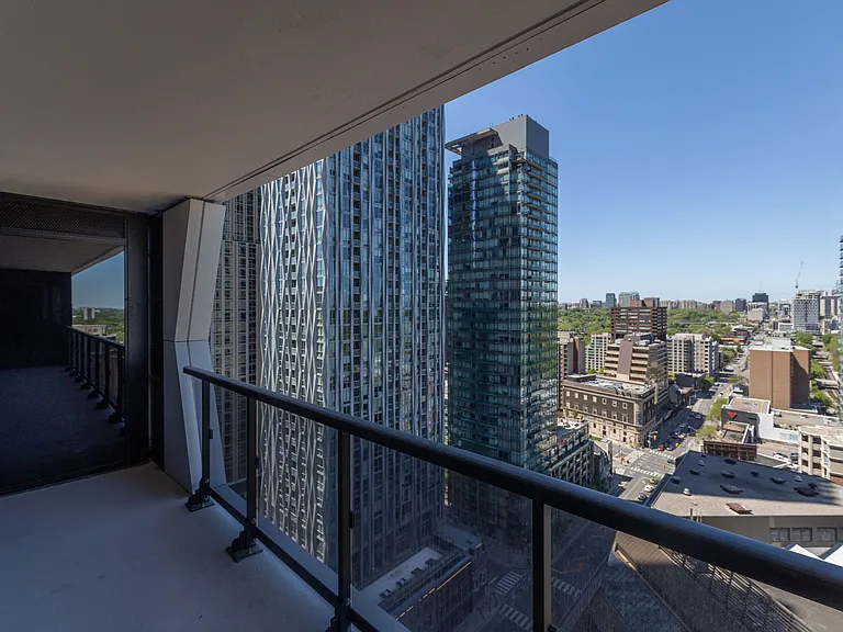 771 Yonge St — Photo 11