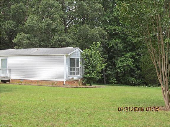 3rd image of 153 Forest Pond Dr