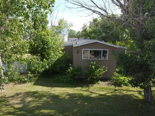 319 N 2nd Ave SE, Youngstown, AB T0J 3P0