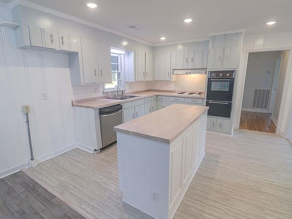 4th image of 931 Gray St