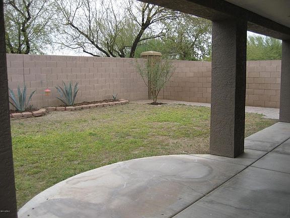 5th image of 118 S Hassett Cir