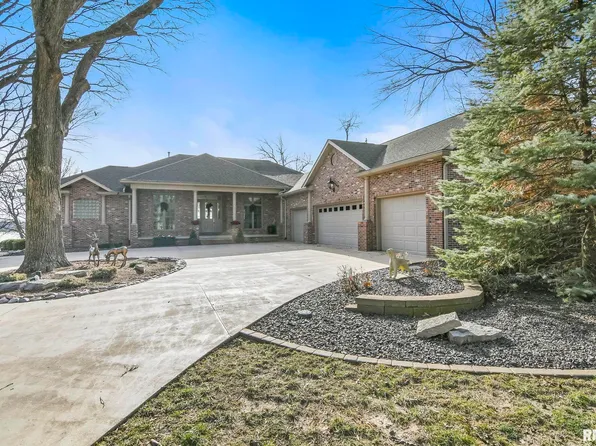 208 Maple Grove Ln, Springfield, IL 62712