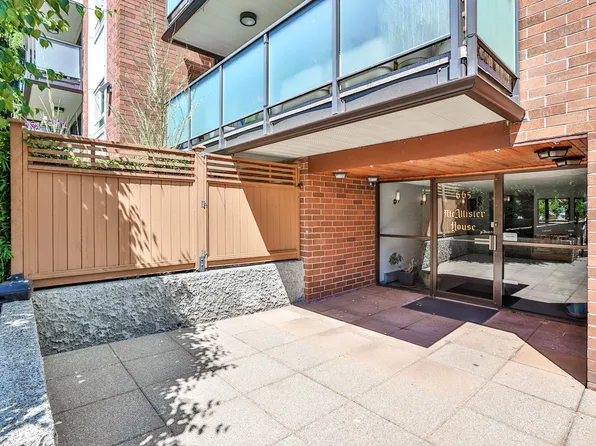 665 E 6th Ave #205, Vancouver, BC V5T 4J3